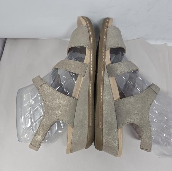 Dansko Angela Womens Sandel Sz 9.5-10 Sand Metallic Leather Comfort Wedge Adj. - Picture 7 of 13